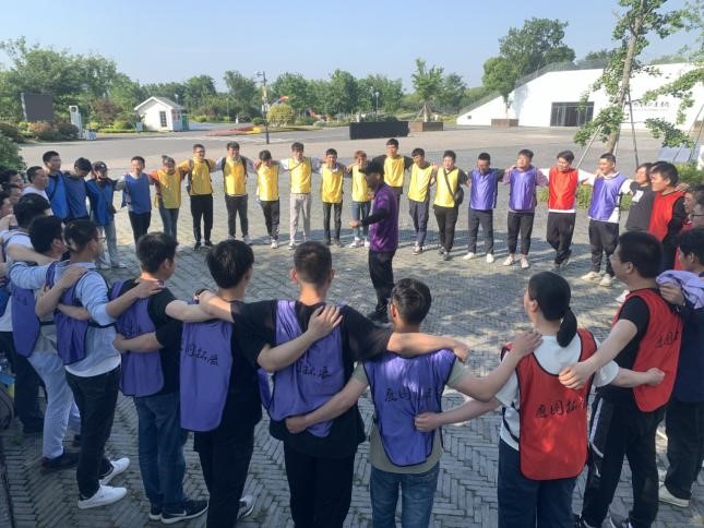 “激情挑戰,同心同行,熔煉團隊,共創未來” 亨通智能第三屆拓展訓練圓滿成功(圖6) “激情挑戰,同心同行,熔煉團隊,共創未來” 亨通智能第三屆拓展訓練圓滿成功(圖6)